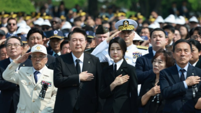 [파이낸셜뉴스] 尹 우리가 더 강해져야 北 변한다[尹대통령, 현충일 추념식 참석]