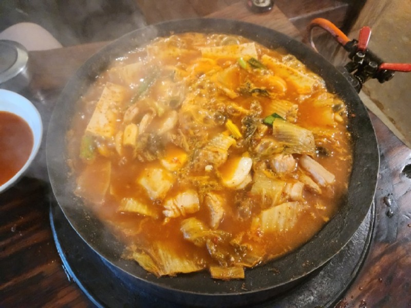 완즈히 개쩌는 김치찌개_한입하실분.jpg