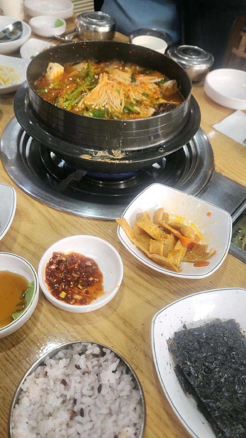 헤장굿~~_동태탕 땀이 줄줄 ~ 맛나네요.jpg