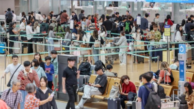 [서울경제]쉬는 날 너도나도 공항 가더니…올해 일본행 비행기 '역대 최다' 10만대 날아올랐다