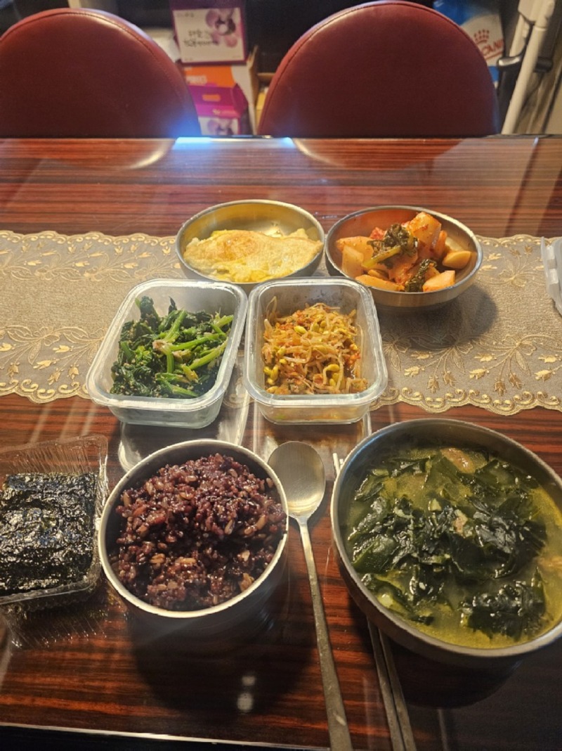 푸짐한 수라상 _ 맛점들 하십셩 ㅎㅎㅎ.jpg